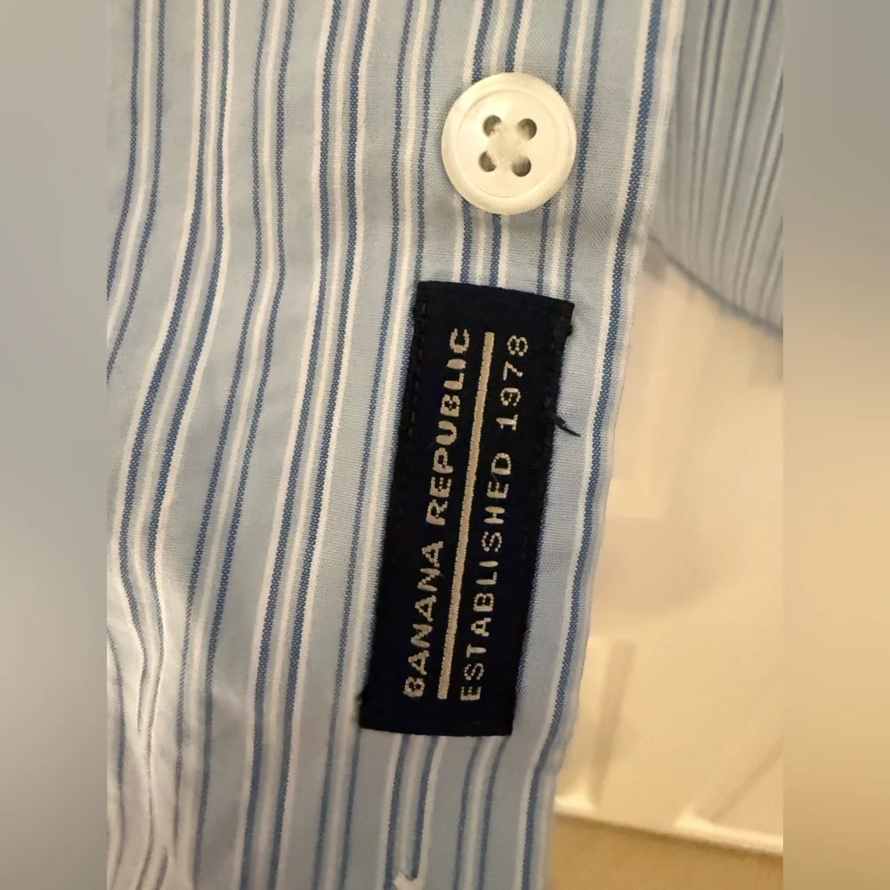 Banana Republic size M striped button up shirt